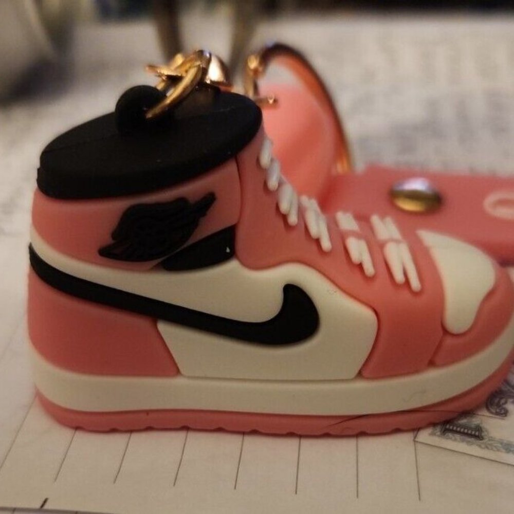 NIKE AIR JORDAN Collectible NBA Sneaker 3D MINI Keychain Pink New